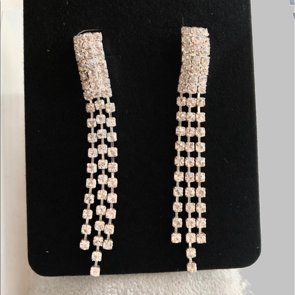 Pave diamond drop earrings! 💝